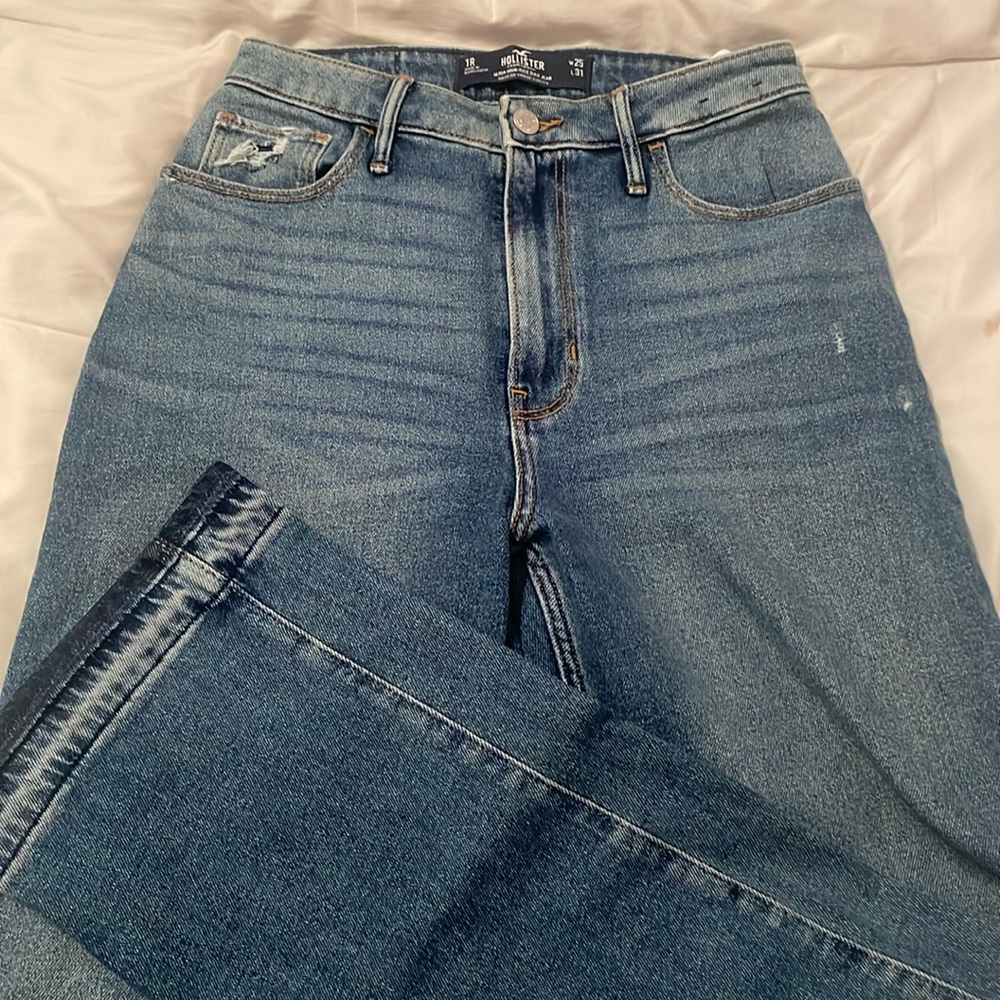 Hollister- Ulta high rise dad jeans
